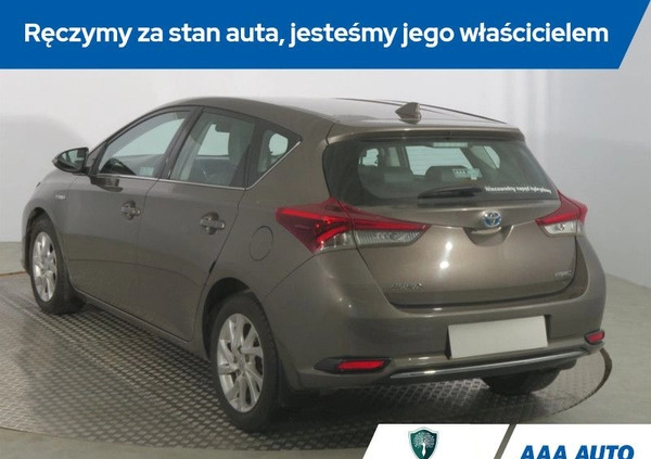 Toyota Auris cena 72000 przebieg: 71143, rok produkcji 2017 z Łobżenica małe 254